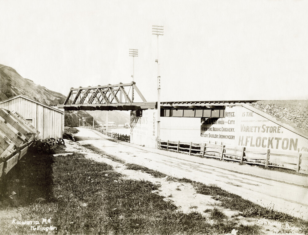 Hutt Road rail bridge
