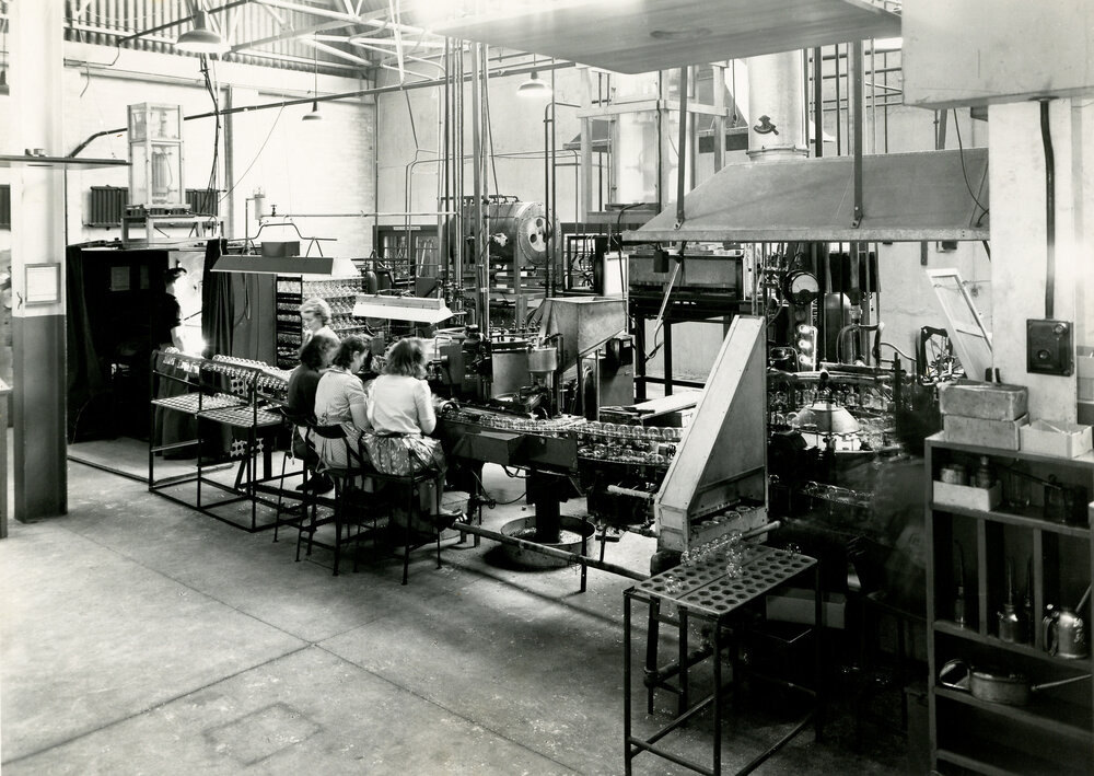 Lightbulb manufacturing