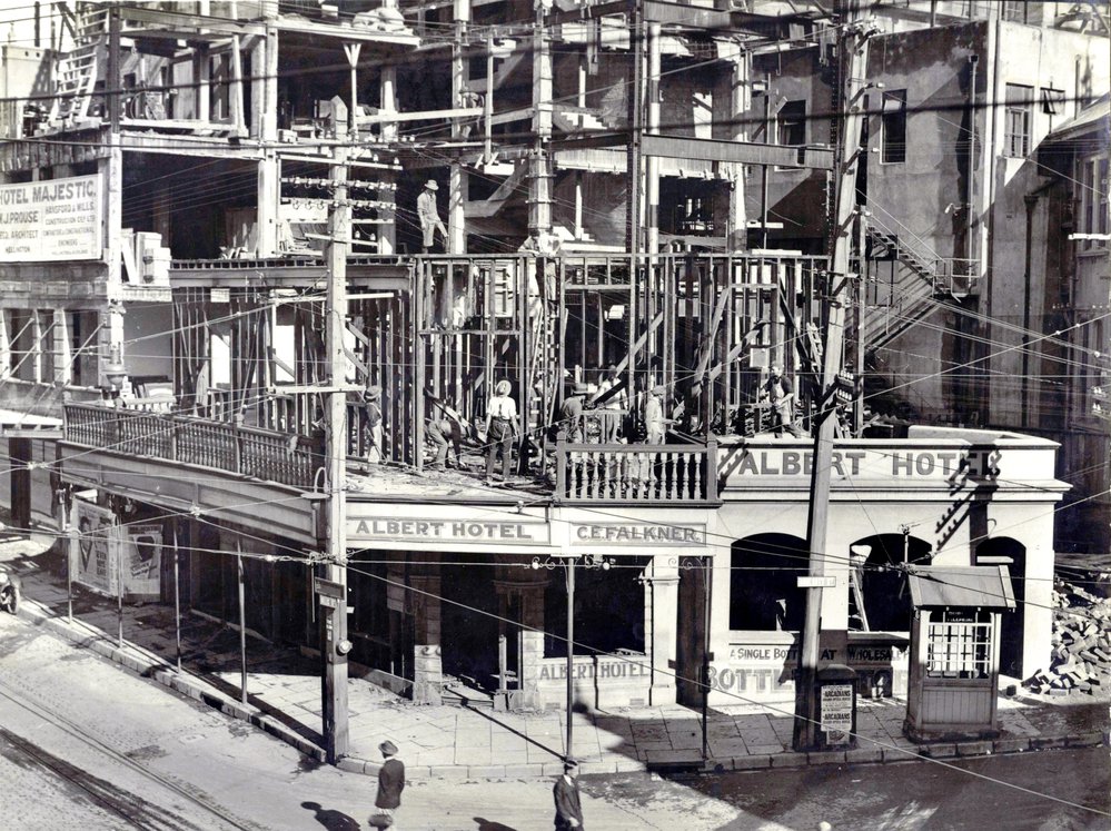 Construction of the Hotel St George 