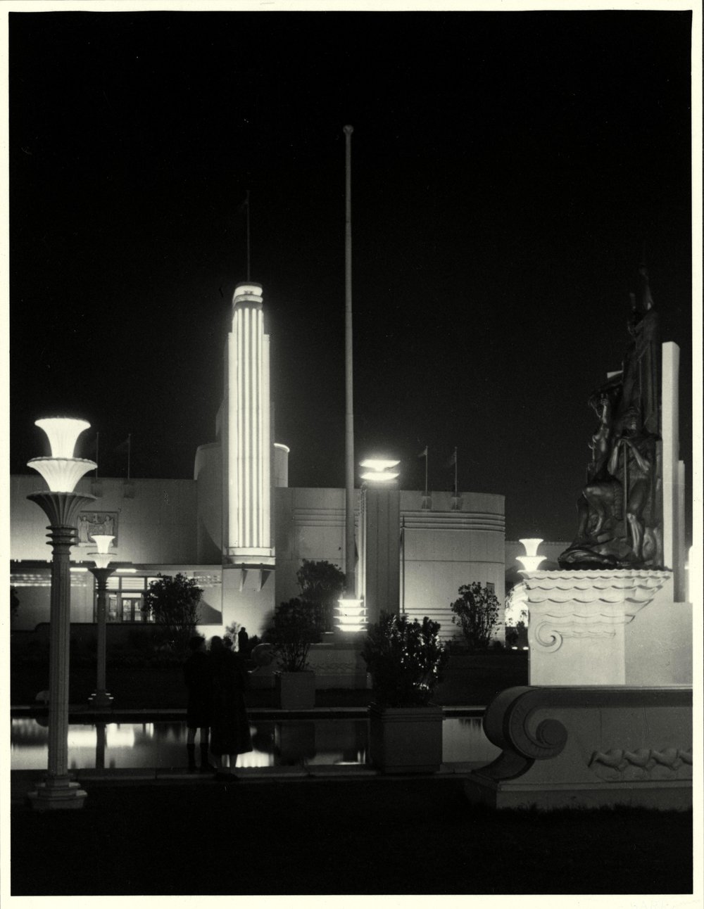 Kupe Statue at the Centennial Exhibition