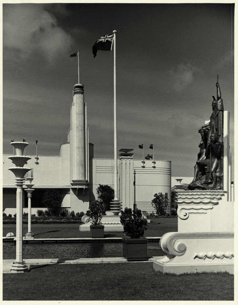 Kupe Statue at the Centennial Exhibition