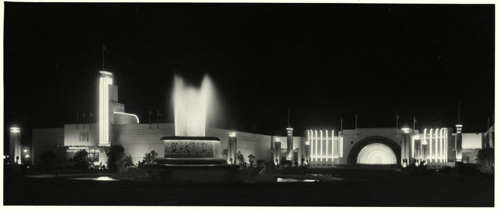 Central fountain, southern courts and Soundshell at the Centennial Exhibition