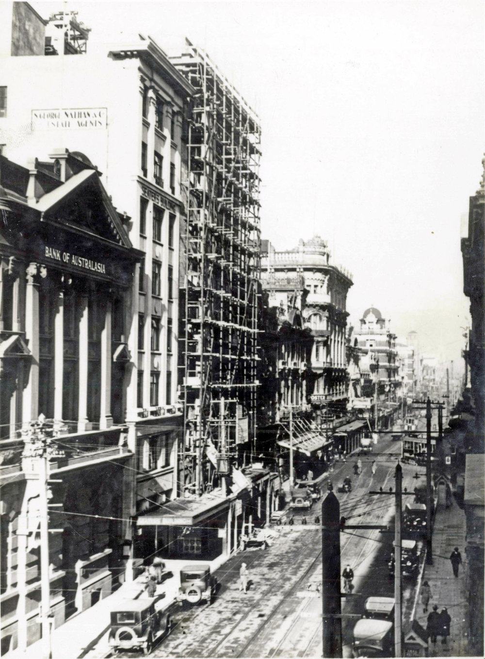 Customhouse Quay looking up towards Willis Street