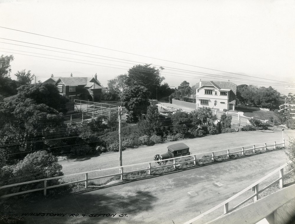 Intersection of Wadestown Road and Sefton Street