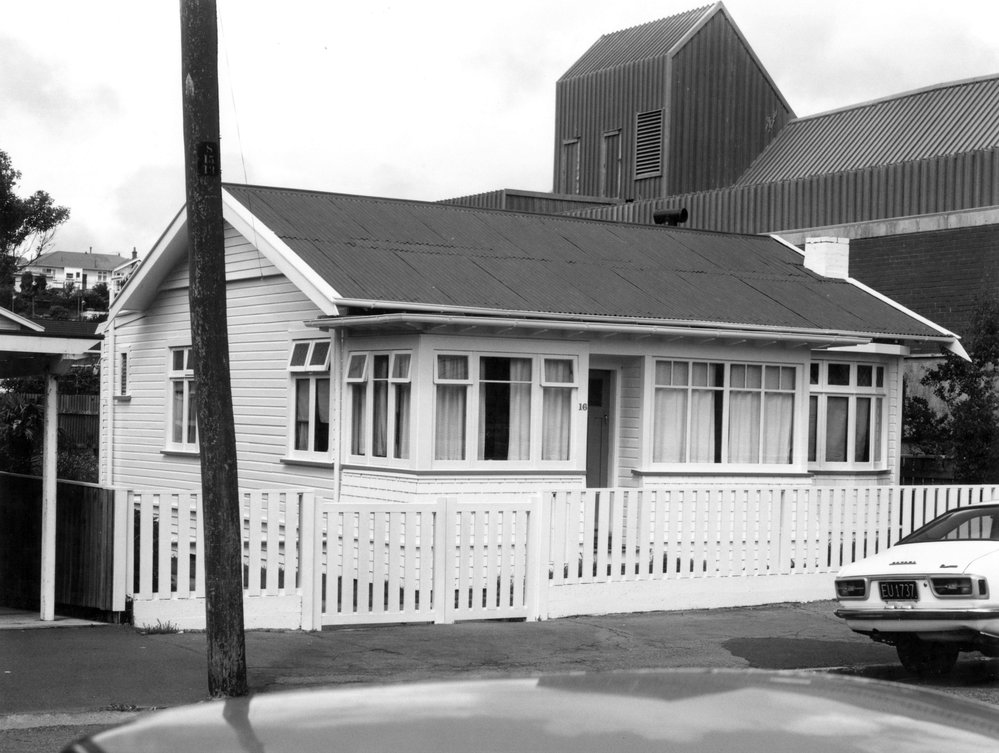 16 Parkvale Road, Karori