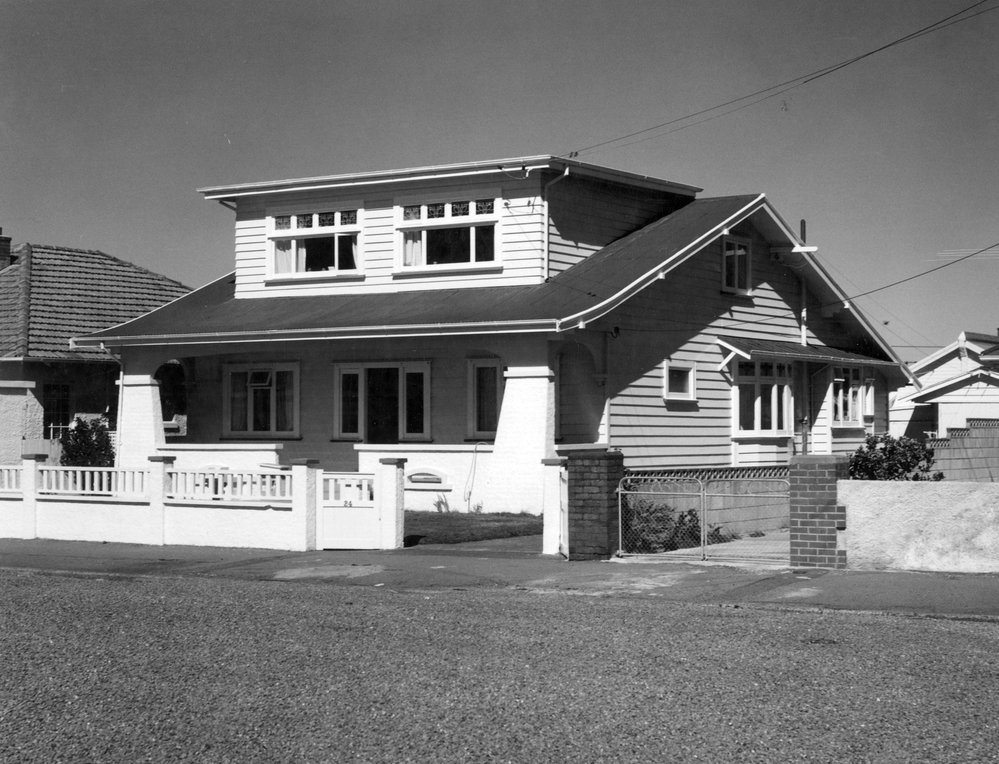 24 Puru Crescent, Lyall Bay