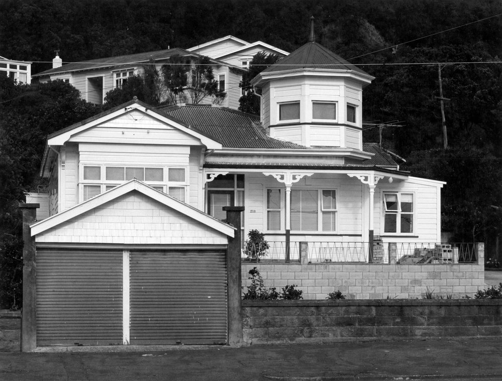 218 Sutherland Road, Lyall Bay
