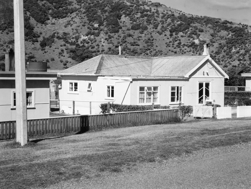 Dwelling, Mākara Beach