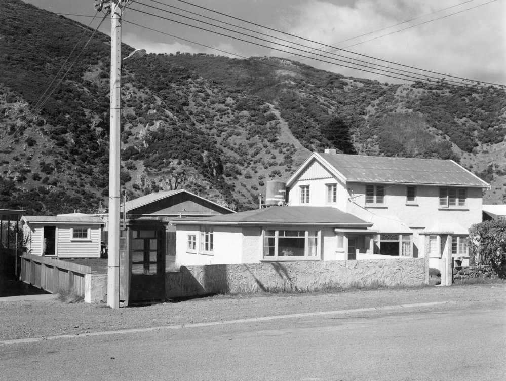 Dwelling, Mākara Beach