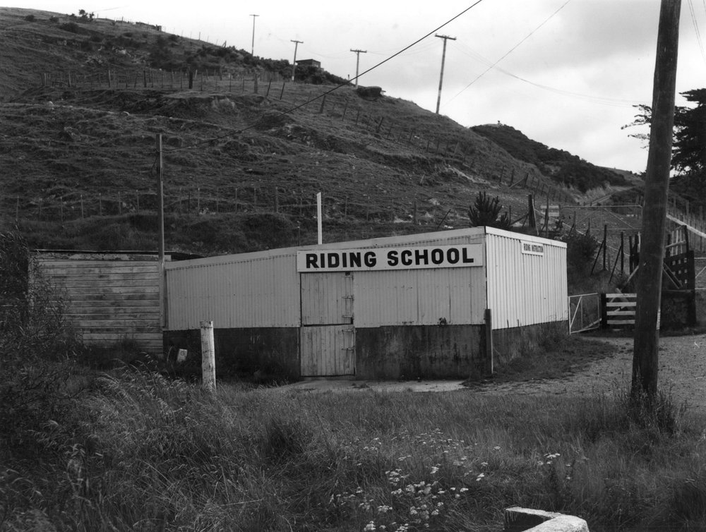 Riding School, Makara