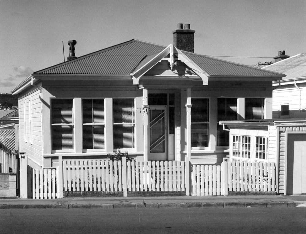 141 Queens Drive, Lyall Bay