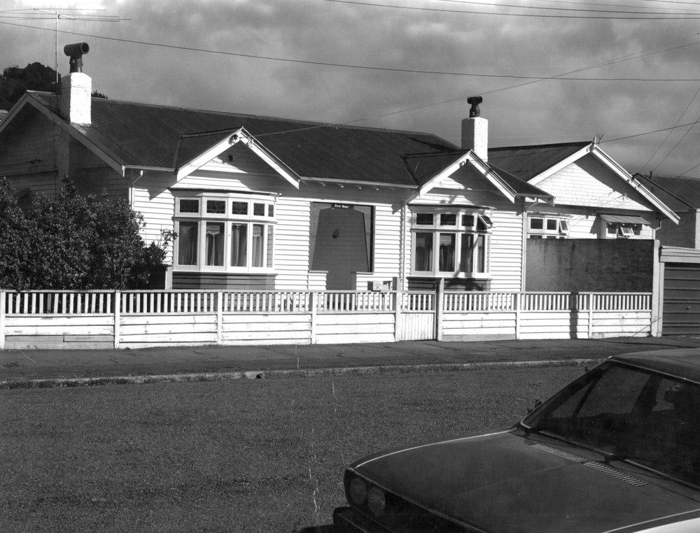 37 Puru Crescent, Lyall Bay