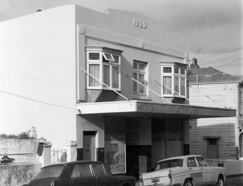 Former shops, 14 Roxburgh Street, Mount Victoria