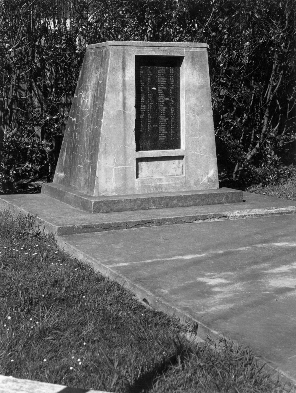 War Memorial, Newlands Road
