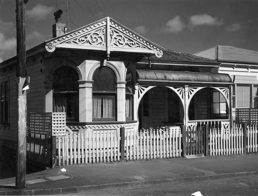 96 Russell Terrace, Newtown
