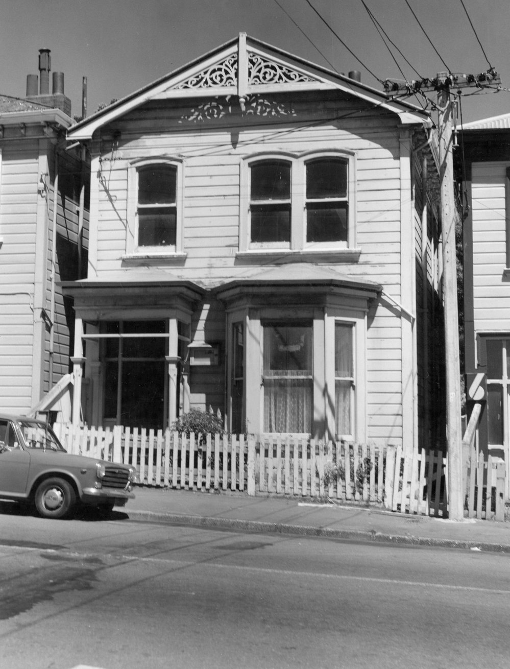 8 Russell Terrace, Newtown