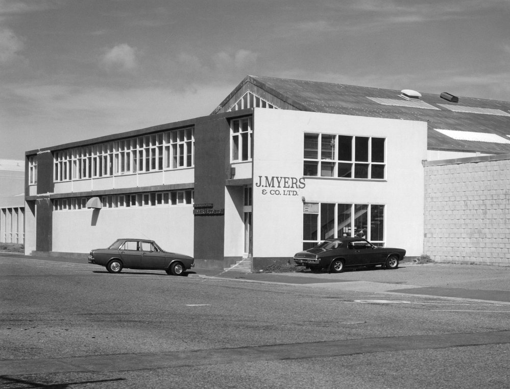 60 Kingsford Smith Street