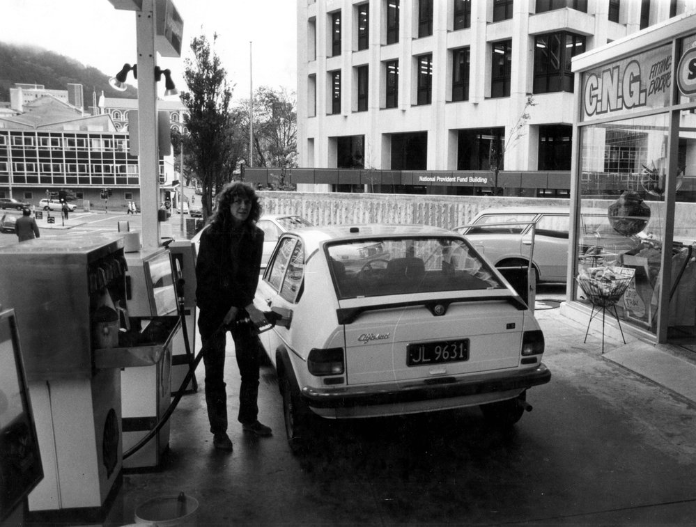 Kelvin Service Station, 27 The Terrace