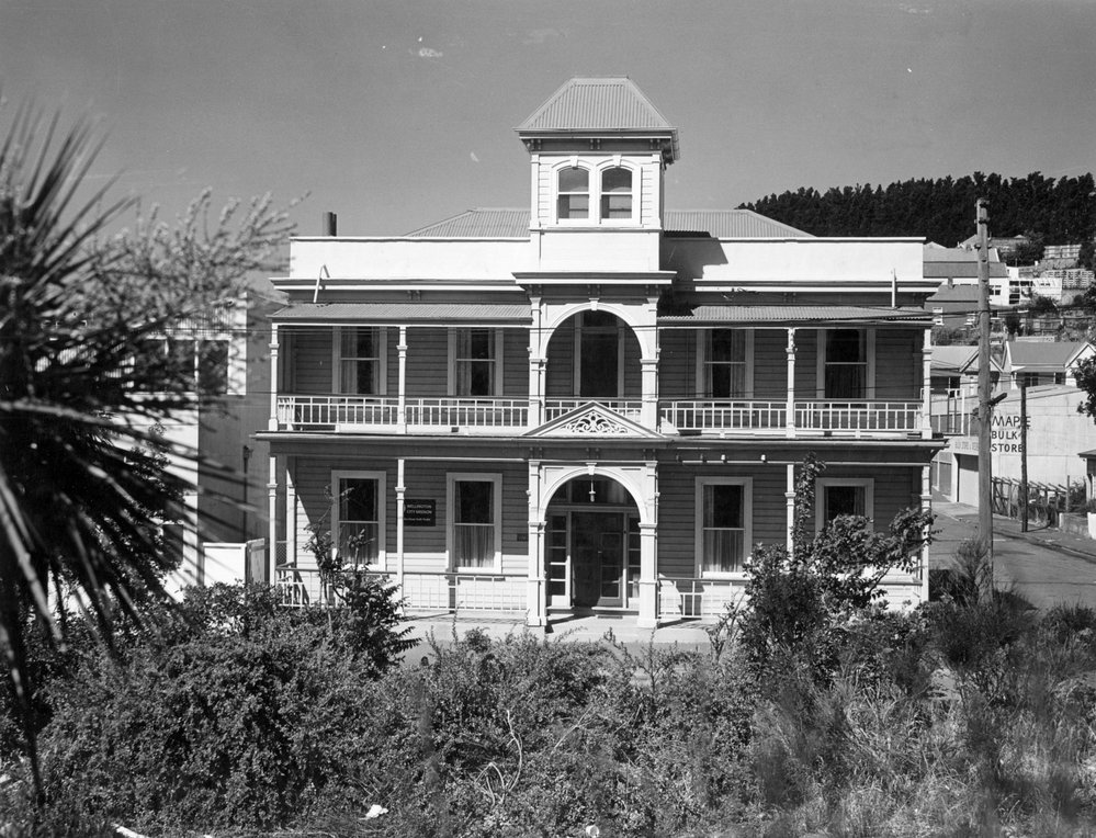 Mansfield Court Hotel, 277 Mansfield Street, Newtown