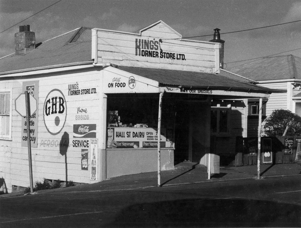 Hall Street Dairy, Newtown