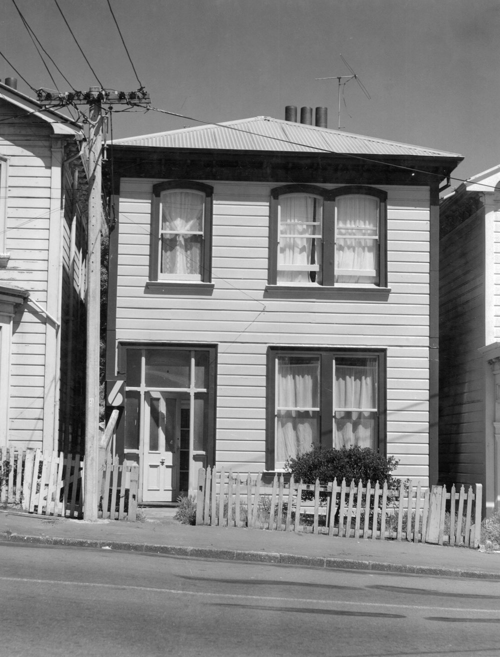 6 Russell Terrace, Newtown