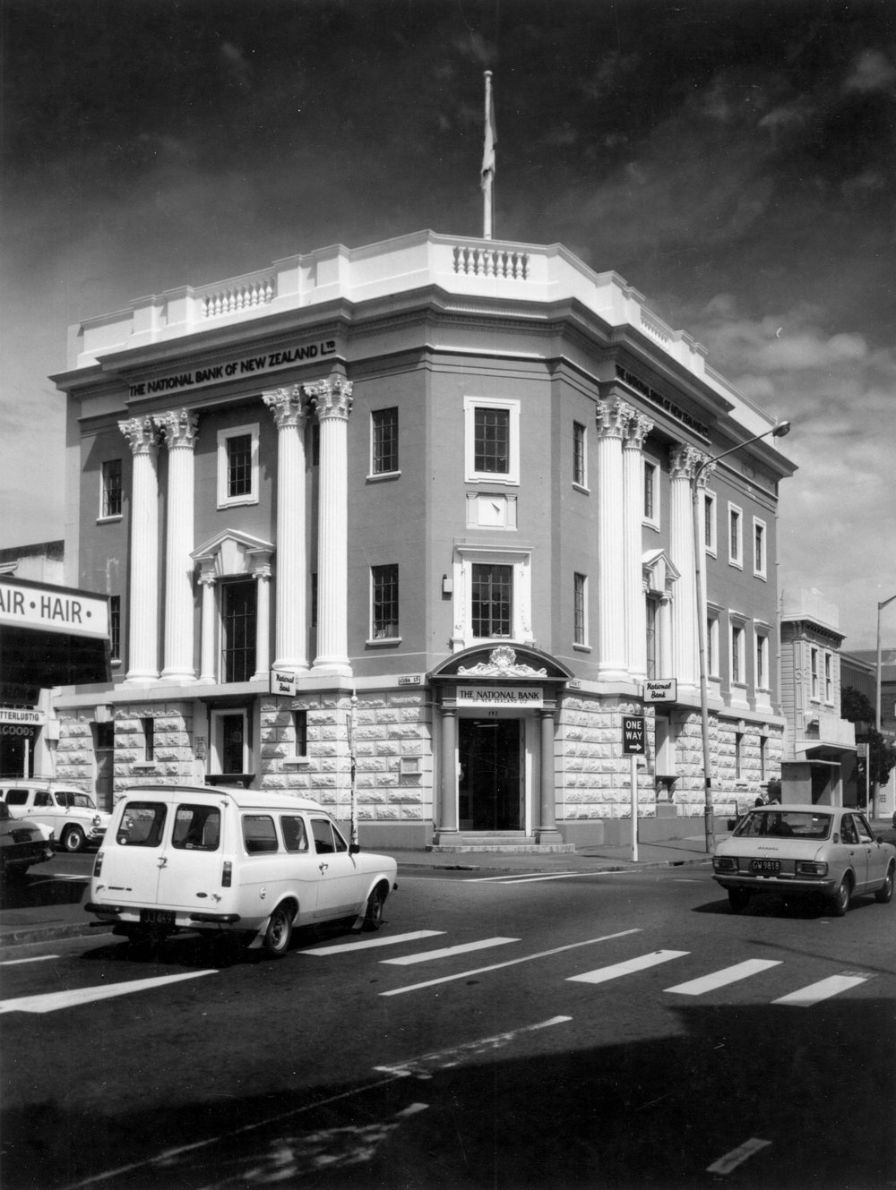 National Bank, 192 - 194 Cuba Street