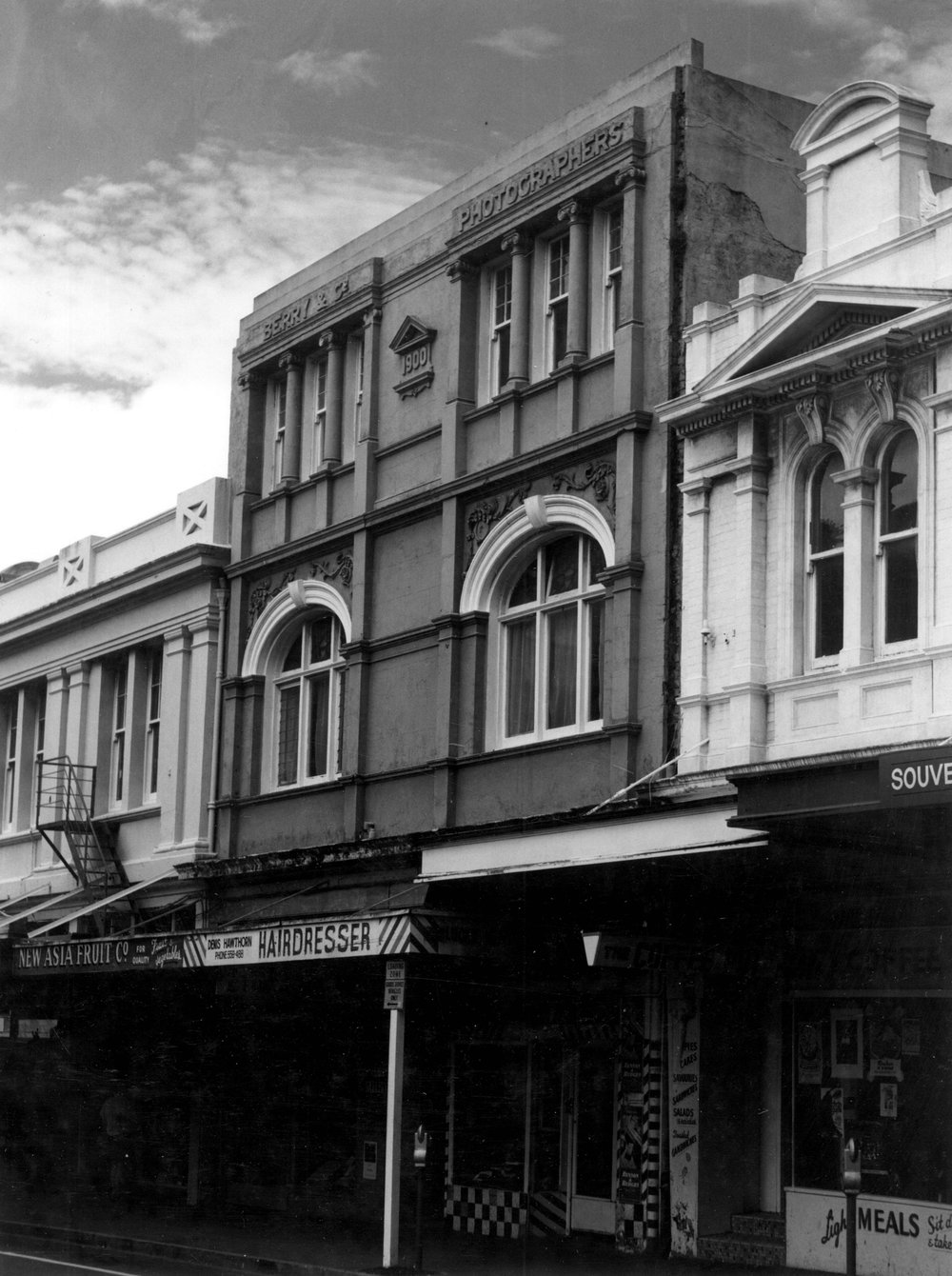 Berry &amp; Co building, 145-149 Cuba Street