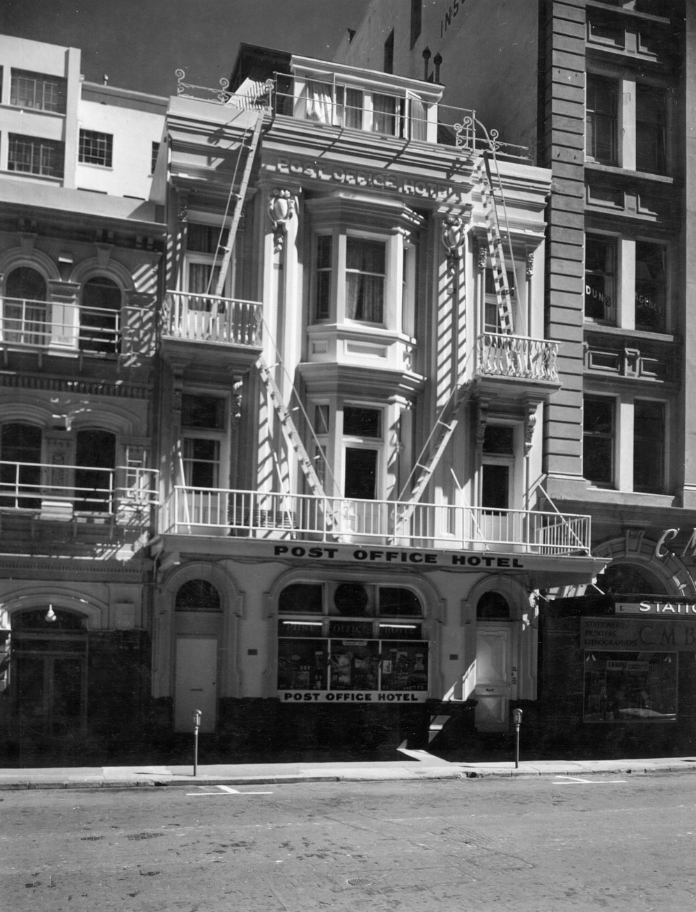 Post Office Hotel, 7 - 9 Grey Street