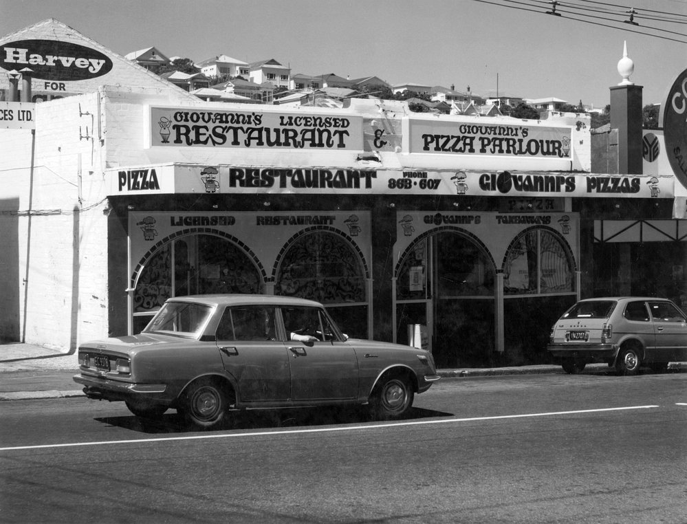 Giovanni's Pizza Parlour, 7 - 9 Moxham Avenue