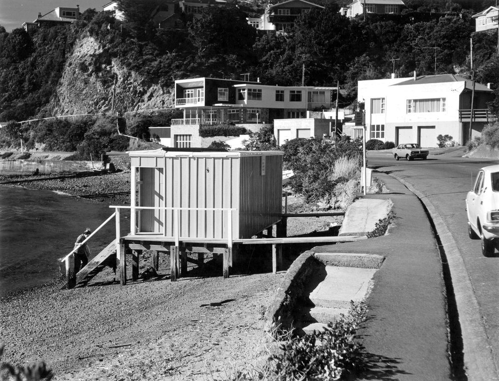 Balaena Bay, Evans Bay Parade