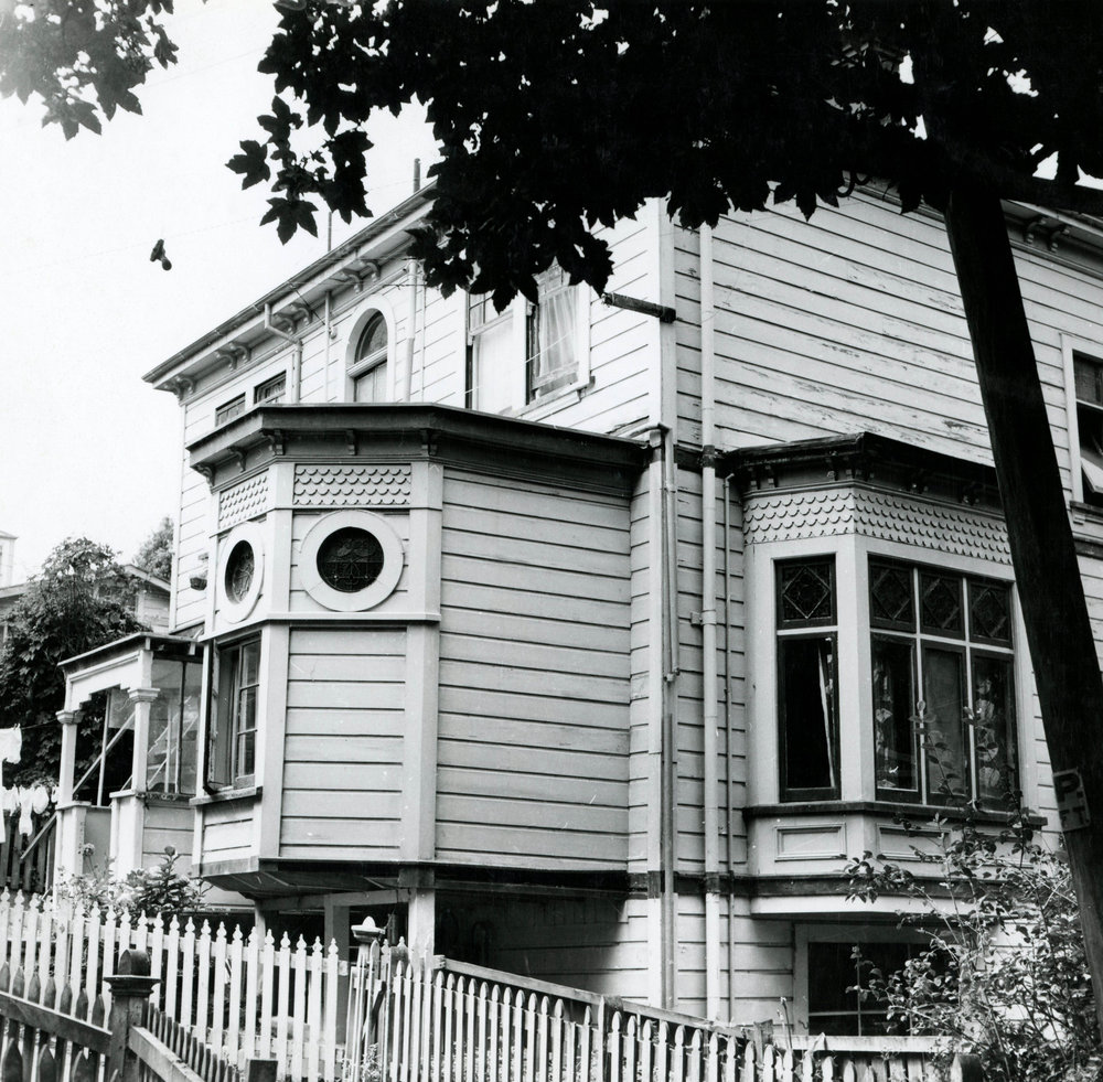 11 Sieverston Terrace
