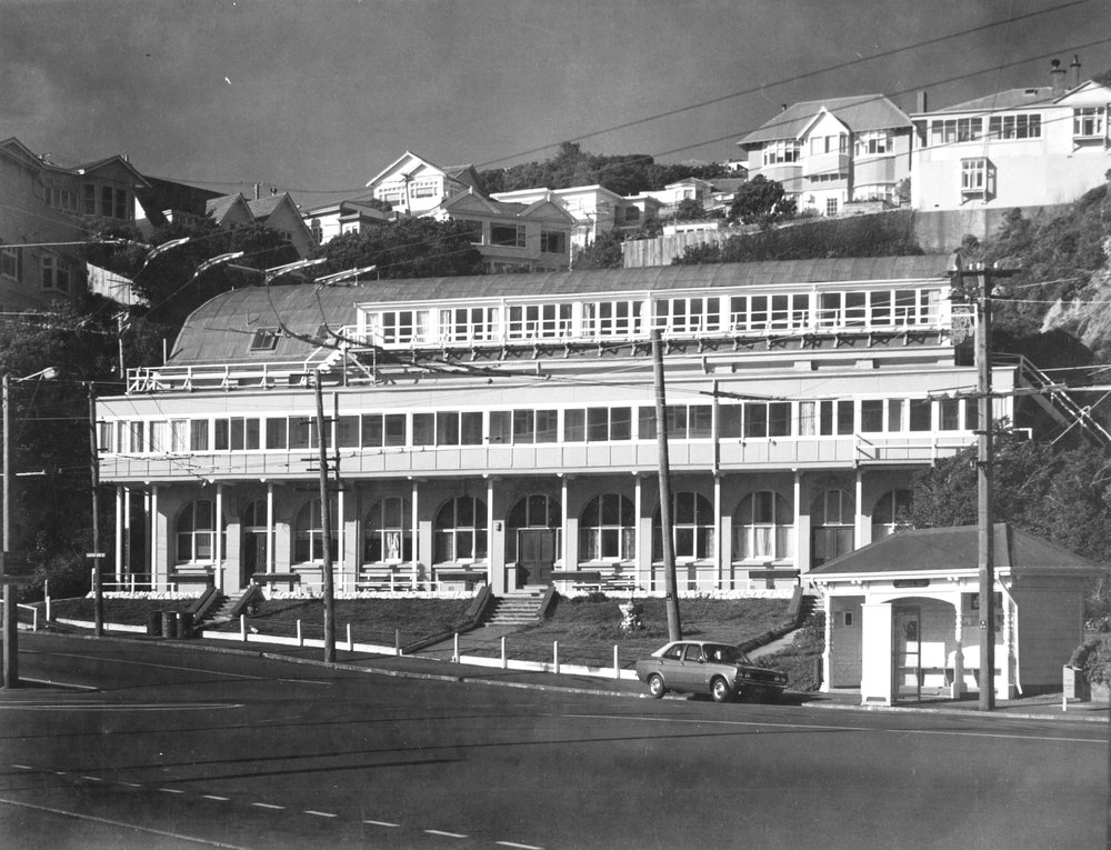 Hostel, 360 Oriental Bay