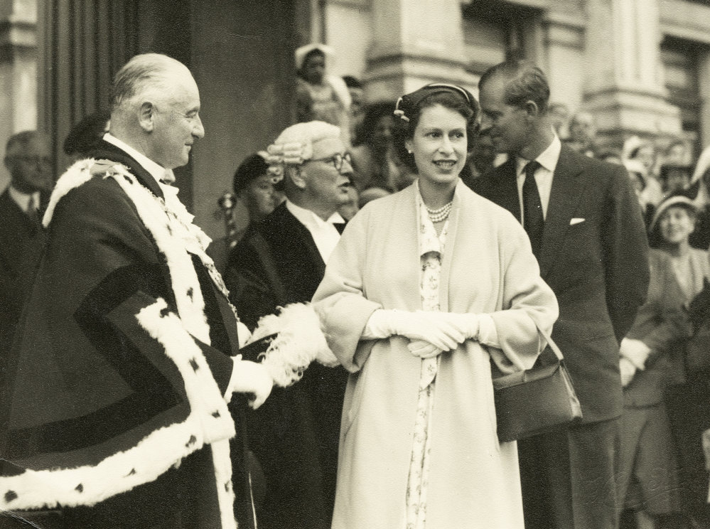 Queen Elizabeth II &amp; the Duke of Edinburgh outside the Wellington Town Hall