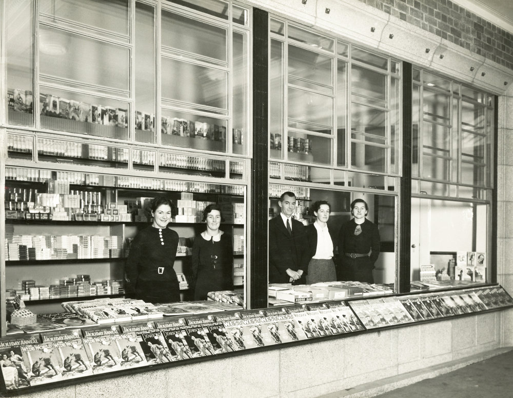 Newsagent and tobacconist at Wellington Railway Station