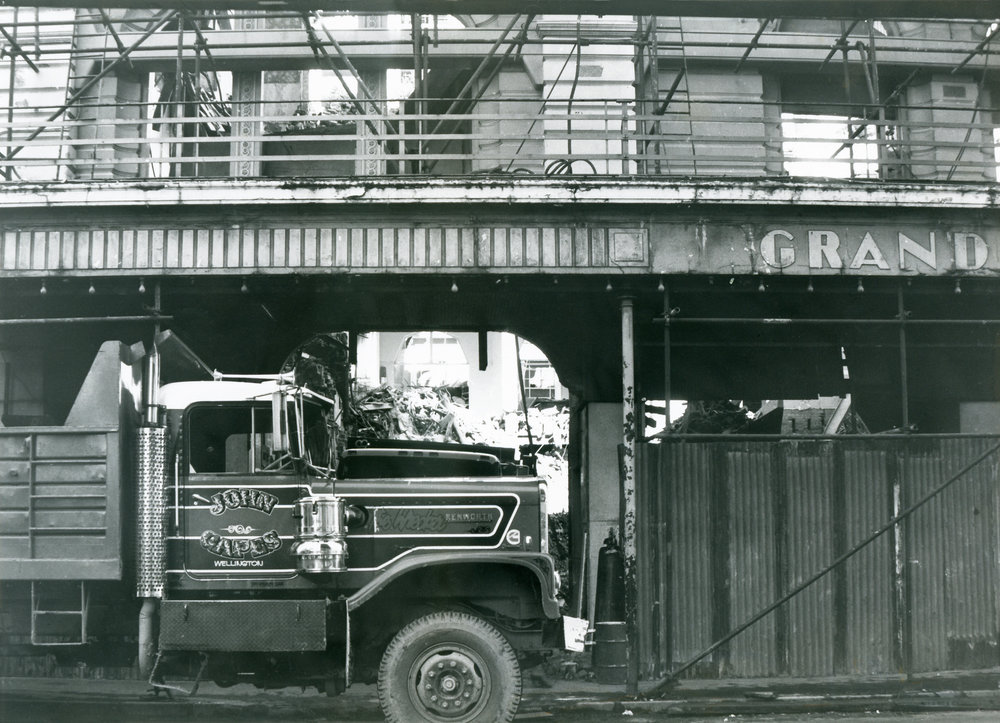 Demolition of the Grand Hotel, Willis St