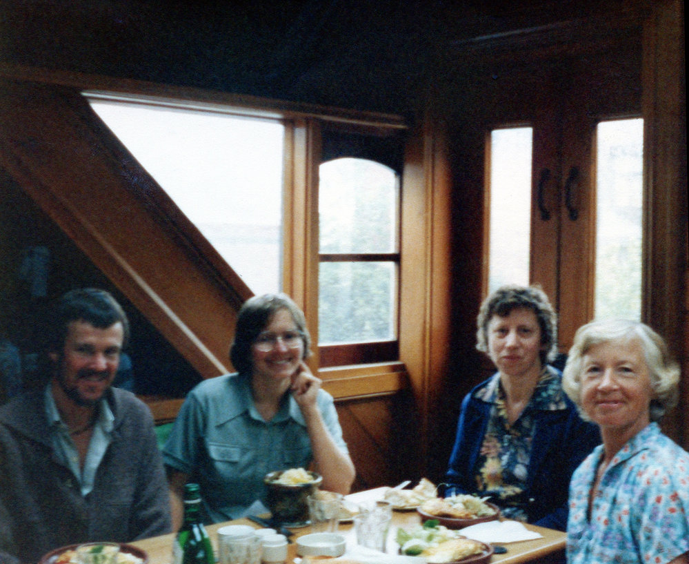 Librarians at the Settlement restaurant