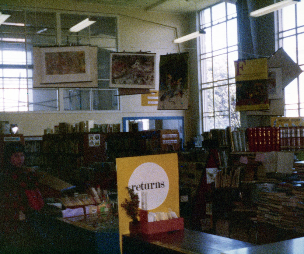 Returns desk, Children's library
