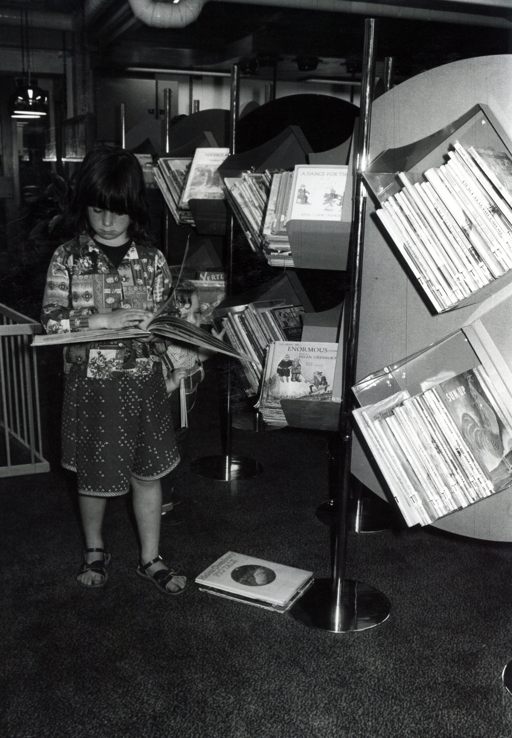Reading picture books 