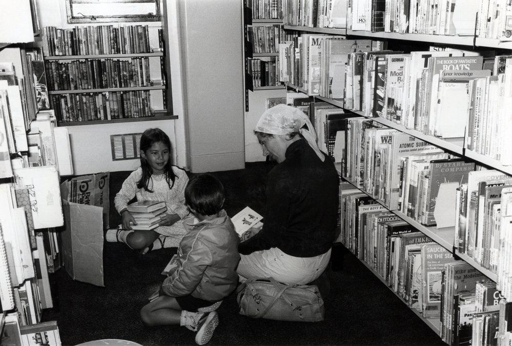 Reading in the Central Library