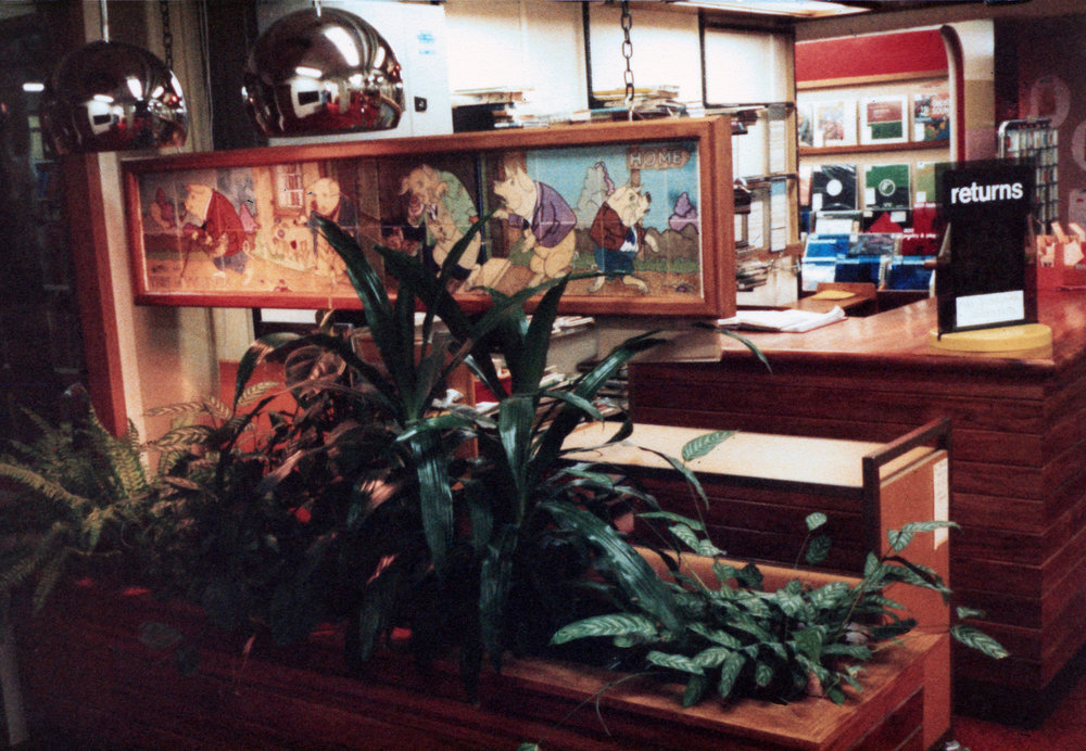 Circulation desk