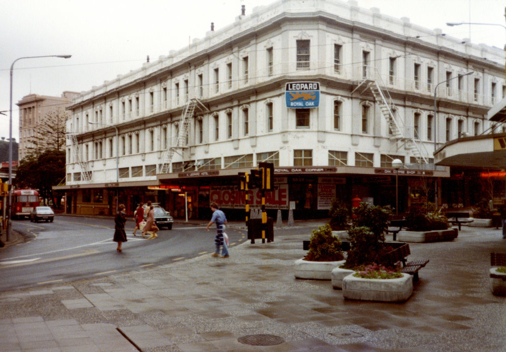 Royal Oak Hotel, corner of Manners and Cuba Streets