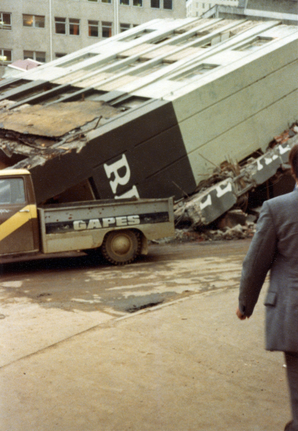 Demolished building, Lambton Quay 