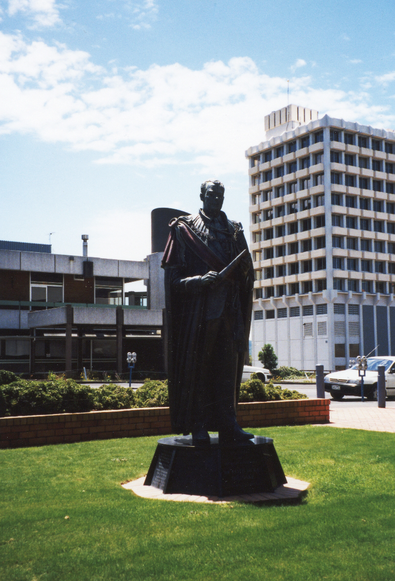 Sir Keith Holyoake (Memorial)