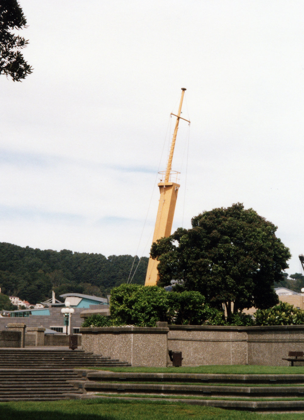 Wahine Memorial - Mast
