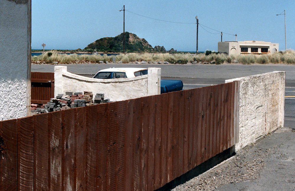 Island Bay and Taputeranga Island