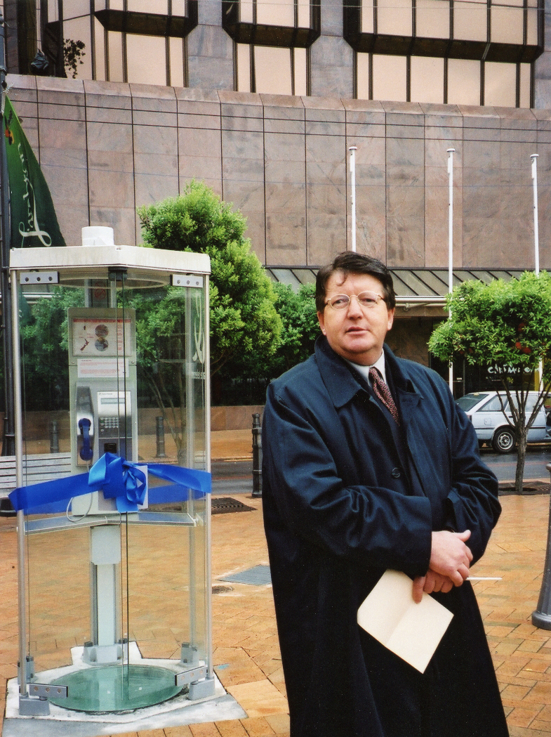 de l'Autre cote (On the Other Side), Elie Cristiani