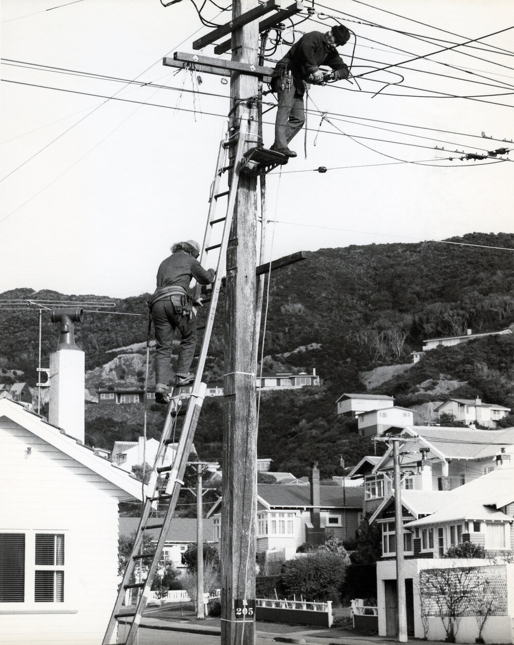 Linesmen in Karori