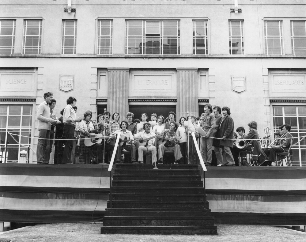 Music performance outside Wellington Central Public Library, Mercer Street.