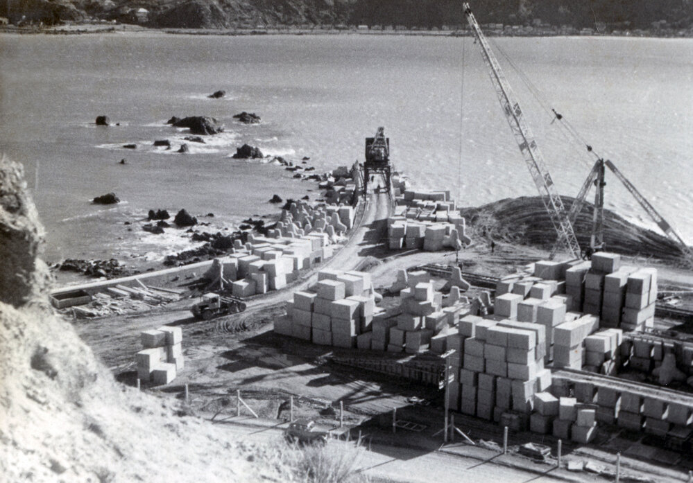 Lyall Bay breakwater construction (II)