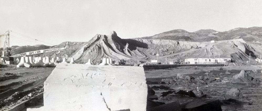 Excavation of Moa Point hill